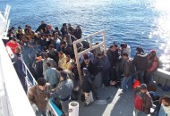 Migranti sbarcano a Lampedusa